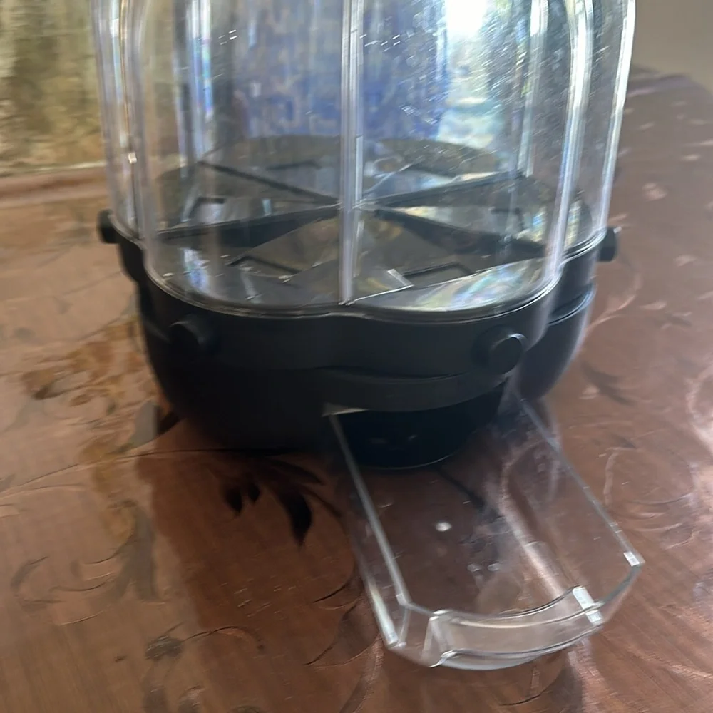 Multi-Color Grain DispenserNeW Whithout box